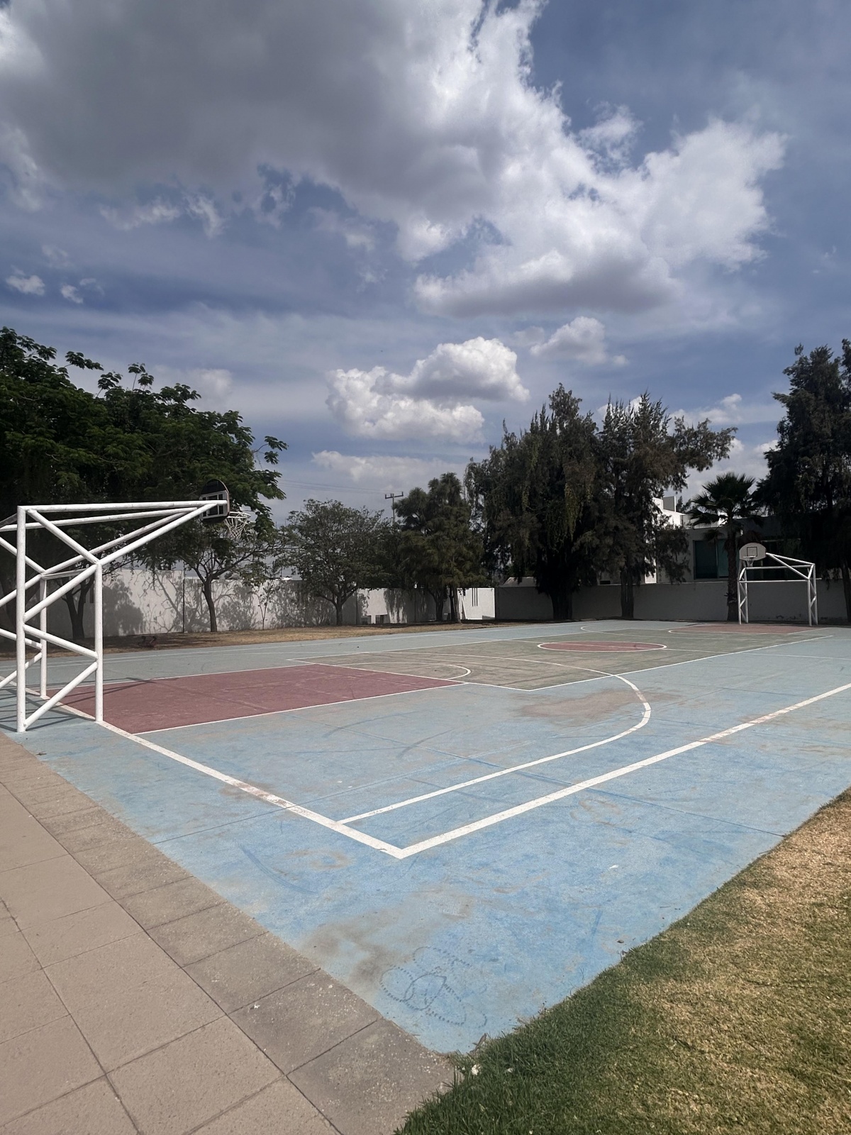 https://portalterreno.com/imagenes/terrenos/0307085633_cancha_de_basket.jpg